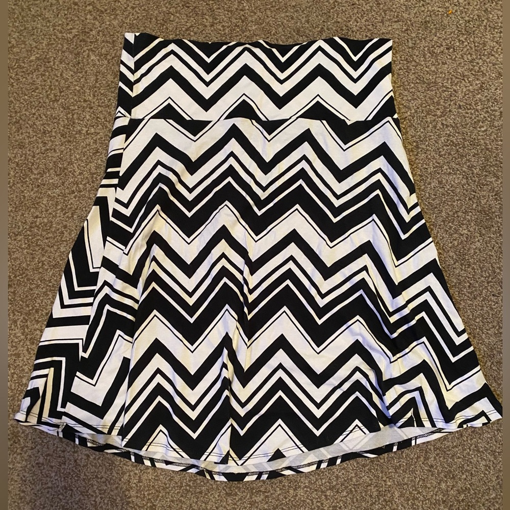 LuLaRoe Black and White Skirt
